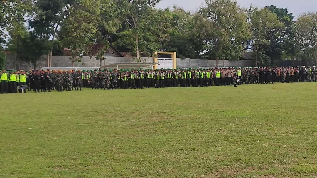Aparat keamanan melakukan apel gelar pasukan untuk pengamanan kunjungan Ibu Negara Iriana Jokowi di Banyuwangi, Jawa Timur. (Foto: Istimewa)
