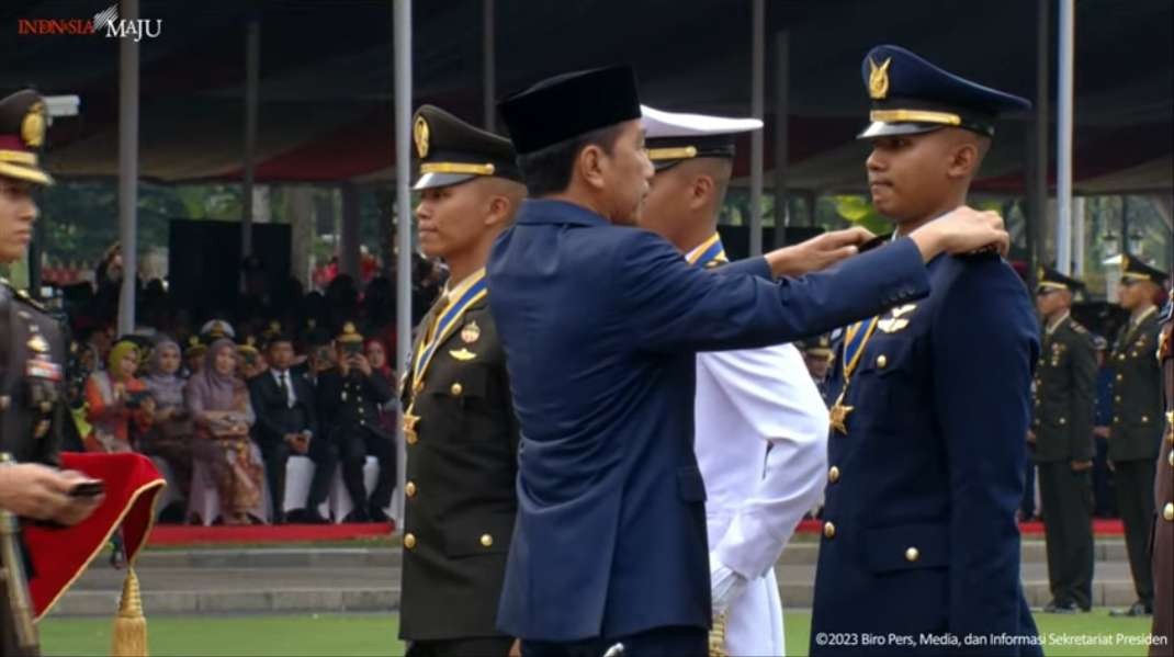 Presiden Jokowi melantik sebanyak 833 Perwira TNI-Polri di Istana Merdeka, Jakarta, Rabu 26 Juli 2023. (Foto: YouTube Setpres)