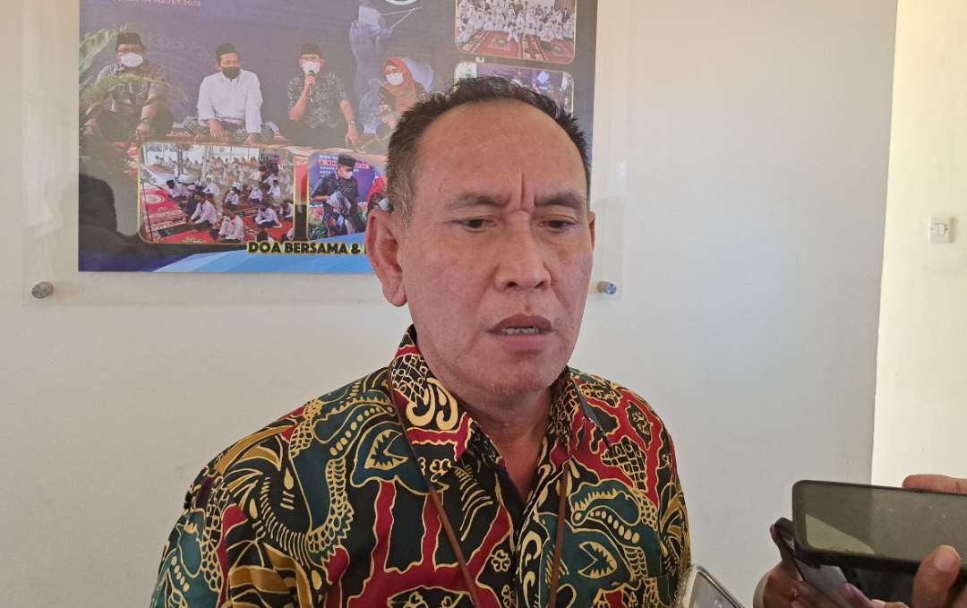 Kepala Dina Pendidikan Kota Surabaya, Yusuf Masruh saat mengungkapkan masalah seragam. (Foto: Pita Sari/Ngopibareng.id)