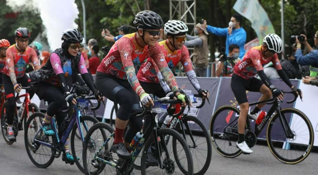 Gubernur Jawa Tengah Ganjar Pranowo di gelaran Tour de Borobudur. (Foto: Istimewa)