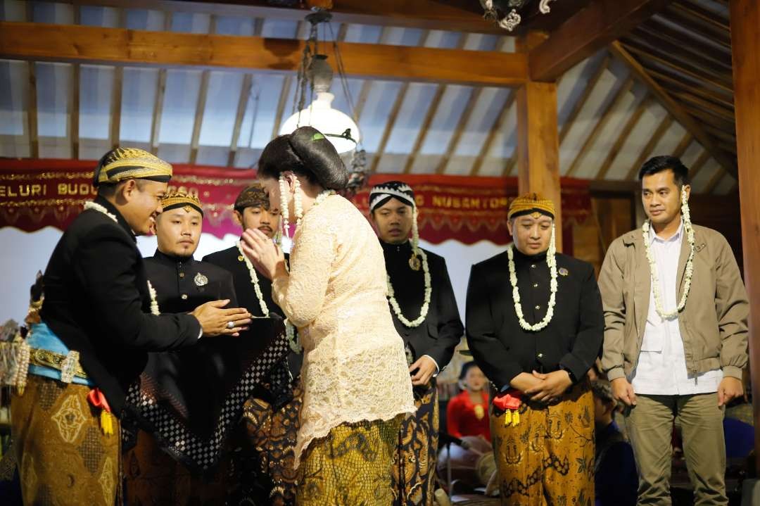 Uri-uri Budaya Dua Bacaleg Partai Gerindra Hadiri "Suran Agung Ing Pendopo Ndalem Dewobroto" (Foto: Istimewa)