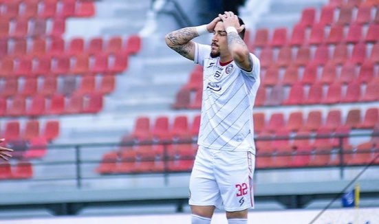 Pemain Arema FC pasca melakoni laga melawan Barito Putera dengan hasil kekalahan telak 0-4 (Foto: Twitter/@Aremafcofficial)