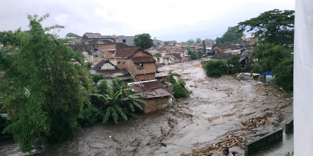 Bencana banjir yang melanda Kota Malang beberapa waktu lalu (Foto: Lalu Theo/Ngopibareng.id)