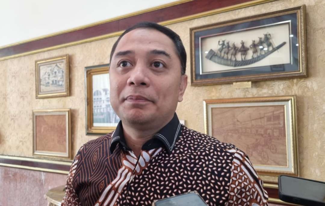 Walikota Surabaya, Eri Cahyadi ditemui usai melakukan pelantikan pejabat baru di Balai Kota. (Foto: Pita Sari/Ngopibareng.id)
