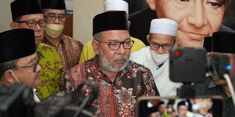 Pengurus Besar Nahdlatul Ulama (PBNU) mengangkat Ketua PCNU Kota Surabaya Habib Umarsyah sebagai panglima santri NU 2023. (Foto: istimewa)