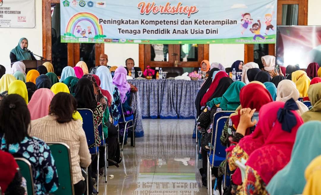 Workshop peningkatan kompetensi dan keterampilan tenaga pendidik PAUD. (Foto: Aini Arifin/Ngopibareng.id)