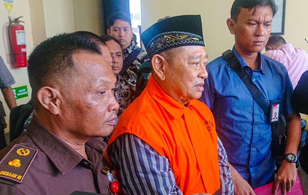 Mantan Bupati Sidoarjo, Saiful Ilah usai menjalani sidang perdana di Pengadilan Tipikor Sidoarjo, Jawa Timur, Kamis 10 Agustus 2023. (Foto: Aini Arifin/Ngopibareng.id)