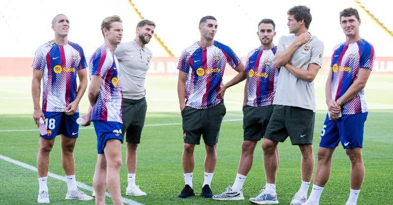 Para pemain Barcelona ini sempat tak bisa didaftarkan ke regulator kompetisi La Liga karena neraca keuangan klub belum sehat. (Foto: Twitter/@FCBarcelona)
