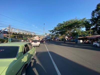 Antrean kendaraan di kawasan Buk Gluduk, Kota Malang (Foto: Lalu Theo/Ngopibareng.id)