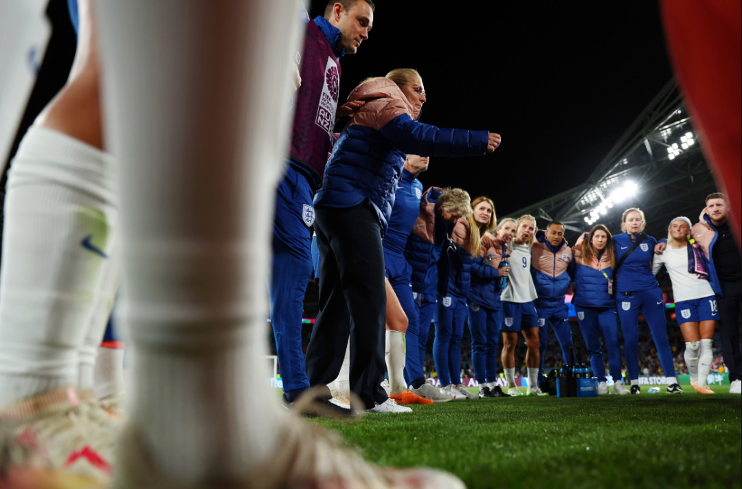 Laju Inggris di Piala Dunia Wanita FIFA 2023 terus berlanjut. Inggris lolos ke semifinal untuk ketiga kalinya setelah mengalahkan Kolombia 2-1. (Foto: Twitter @lionesses)