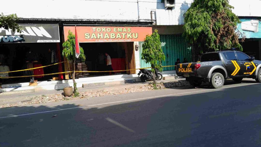 Lokasi perampokan toko emas di Cepu (Ahmad Sampurno/ Ngopibareng.id)