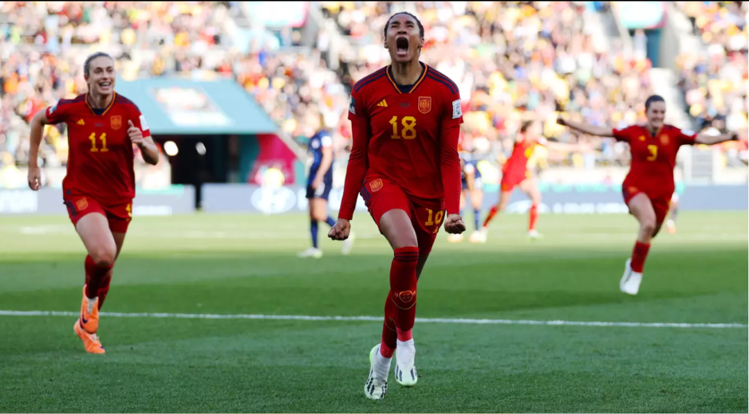 Rekor baru ditorehkan tim Sepakbola Wanita Spanyol. Di luar prediksi, La Roja berhasil mengandaskan tim favorit juara, Swedia 2-1, Selasa 15 Agustus. (Foto: FIFA)