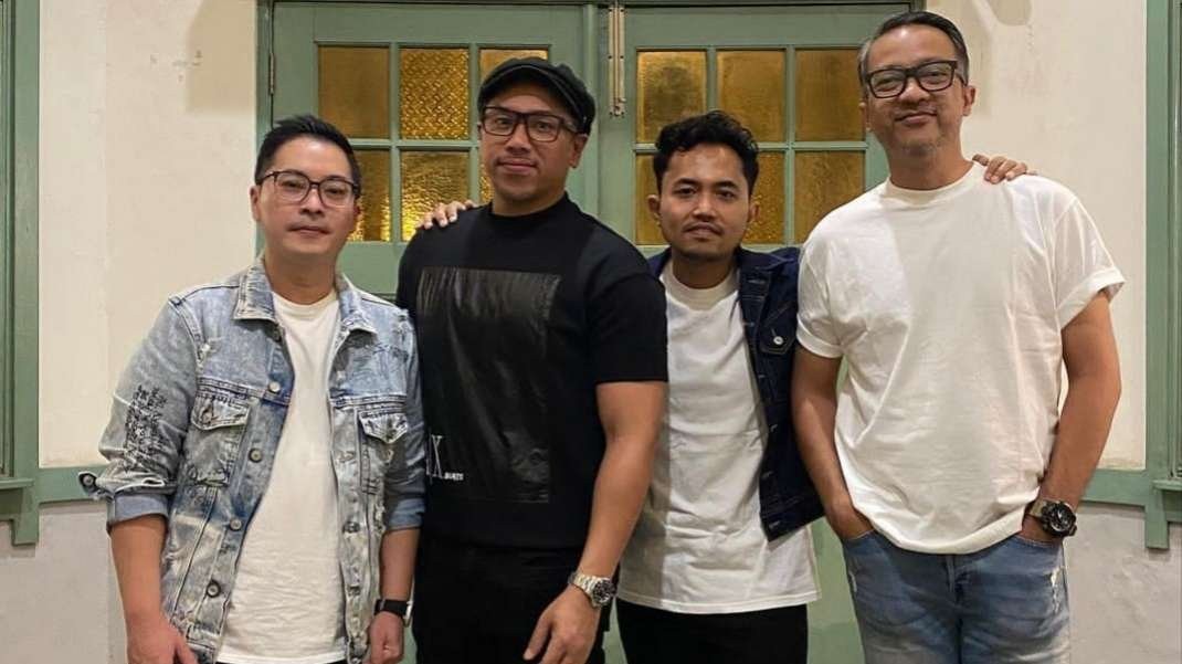 Sammy Simorangkir (kedua dari kiri) bersama band Kerispatih. (Foto: Instagram Sammy Simorangkir)
