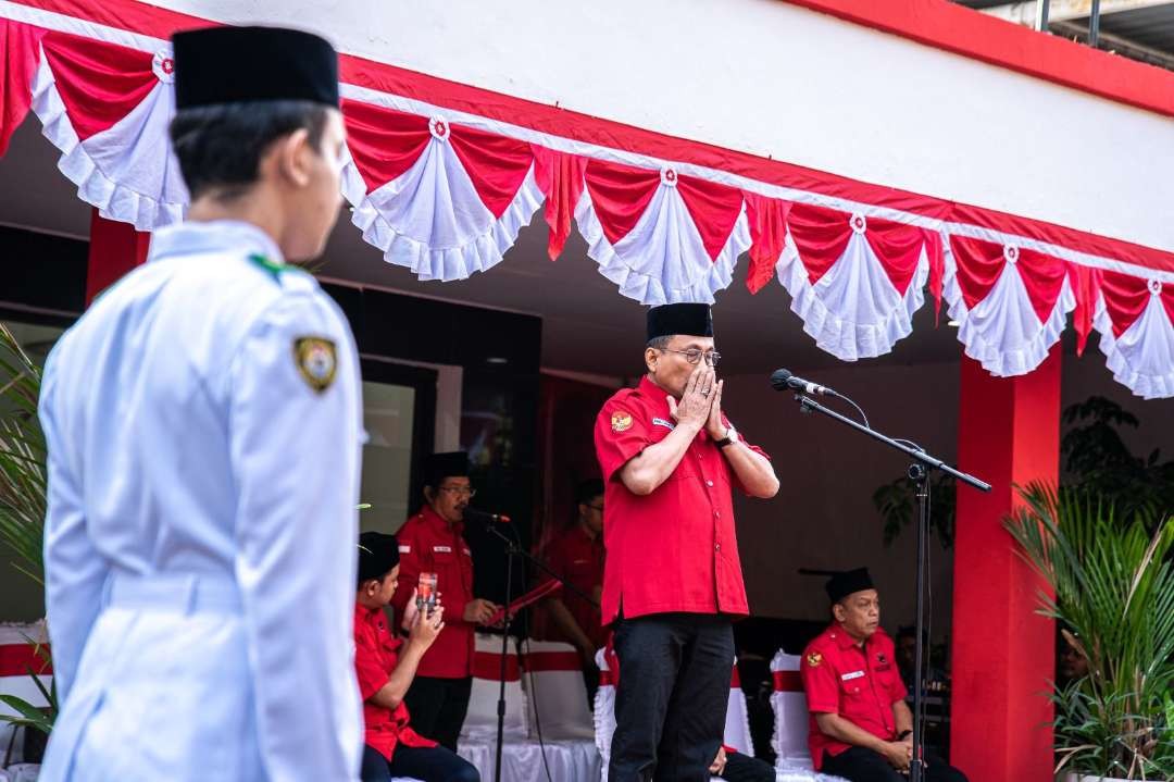 Kader PDI Perjuangan di Kota Surabaya melaksanakan upacara peringatan Kemerdekaan Republik Indonesia di kantor DPC PDIP Surabaya, pada Kamis 17 Agustus 2023. (Foto: istimewa)