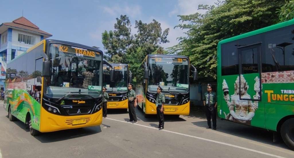 Bus Trans Jatim Koridor II mulai beroperasi, Senin 21 Agustus 2023. (Foto Deni Lukmantara/Ngopibareng)