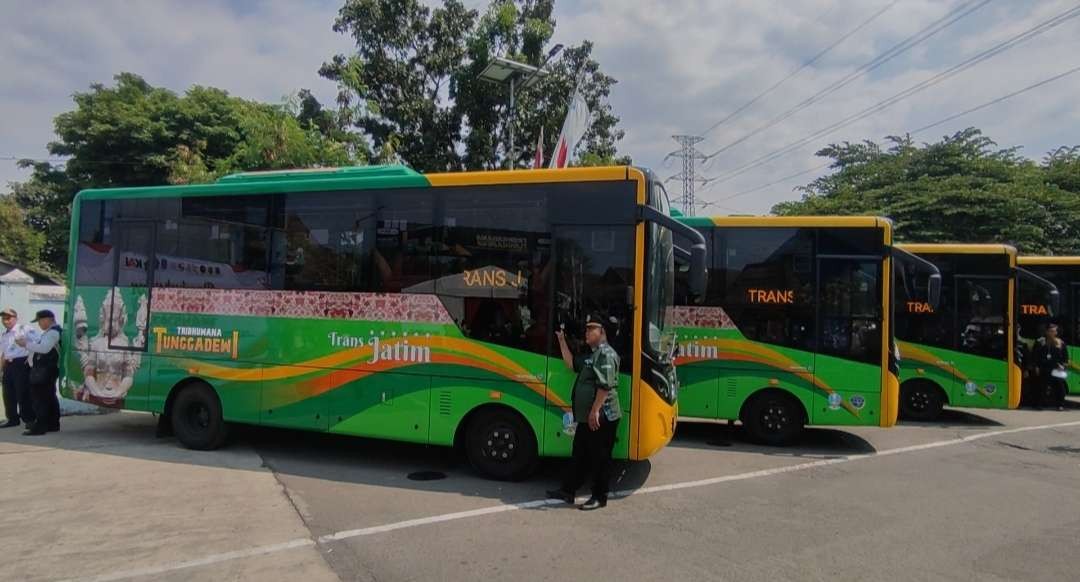 Bus Trans Jatim digratiskan selama sepekan.(Foto Deni Lukmantara/Ngopibareng.id)