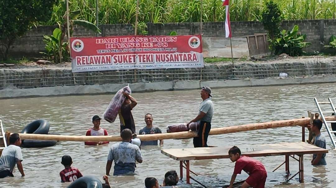 Menyemarakan  HUT RI ke -78, Relawan Suket Teki Nusantara (RSTN) beserta warga, menggelar berbagai perlombaan (Foto: Istimewa)