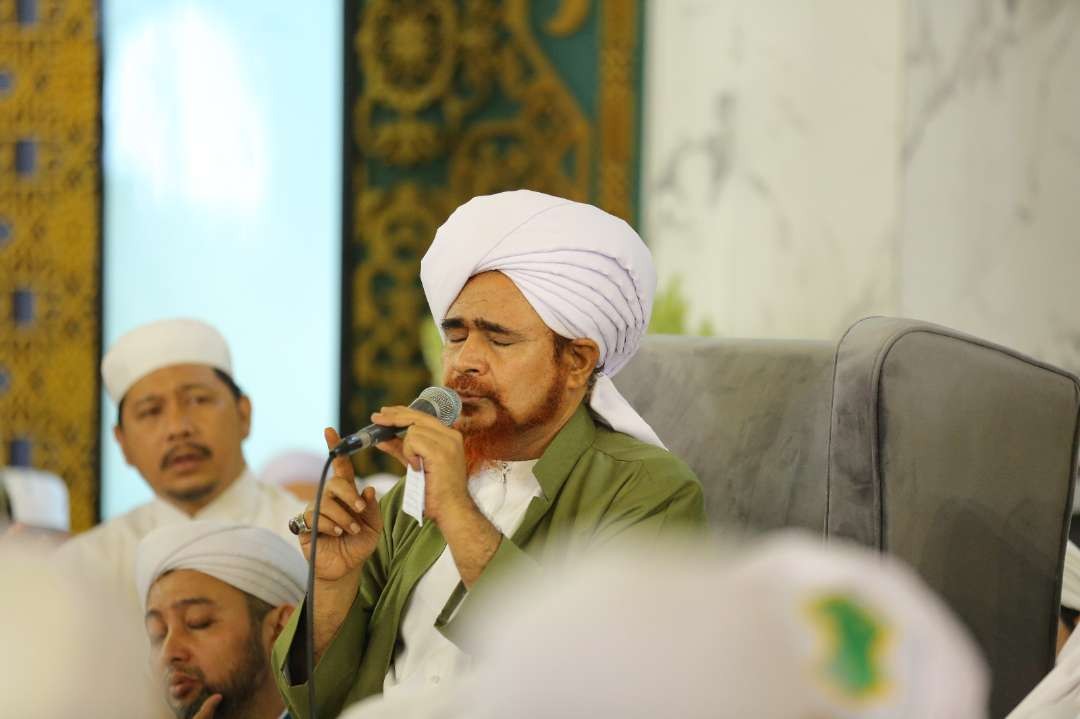 Habib Umar bin Hafidz dan Ust Muhammad Taufik Mukti saat berdakwah di Jawa Timur. (Foto: ngopibareng.id)