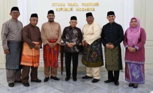Wakil Presiden  K.H. Ma’ruf Amin menerima jajaran Pengurus Dunia Melayu Dunia Islam (DMDI) Indonesia (Foto: BPMI Setwapres)
