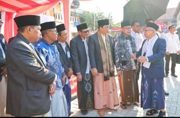 Wapres Ma'ruf Amin bertemu ulama di Ponpes Buntet Cirebon, Jawa Barat. (Foto: BPMI Setwapres)