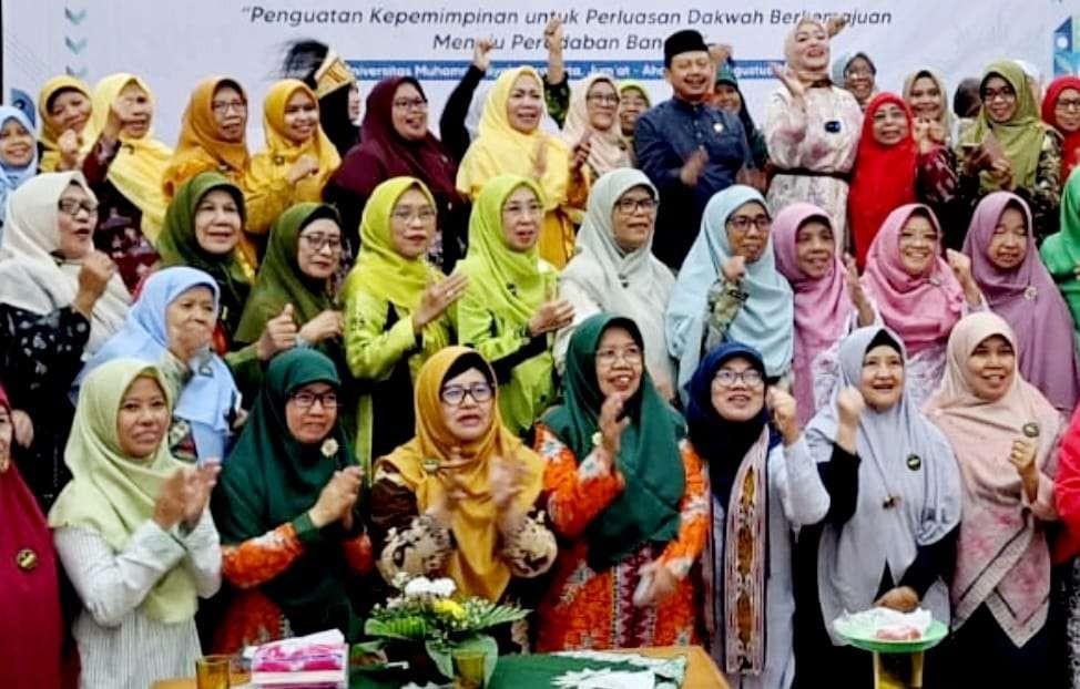 Pengajian para ibu Muslimat menuju pembinaan keluarga bahagia. (Foto:adi/ngopibareng.id)