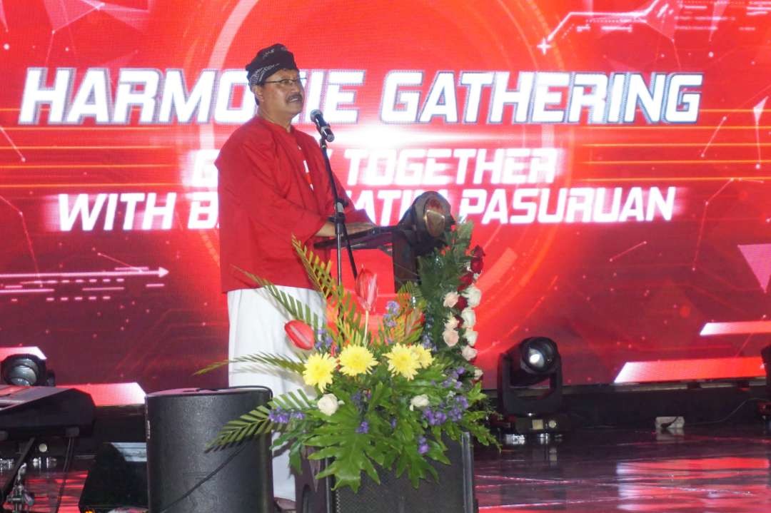 Walikota Pasuruan, Drs. H. Saifullah Yusuf hadir malam itu dengan didampingi oleh sang istri, Dra. Hj. Fatma Saifullah Yusuf. (Foto: Pemkot Pasuruan)