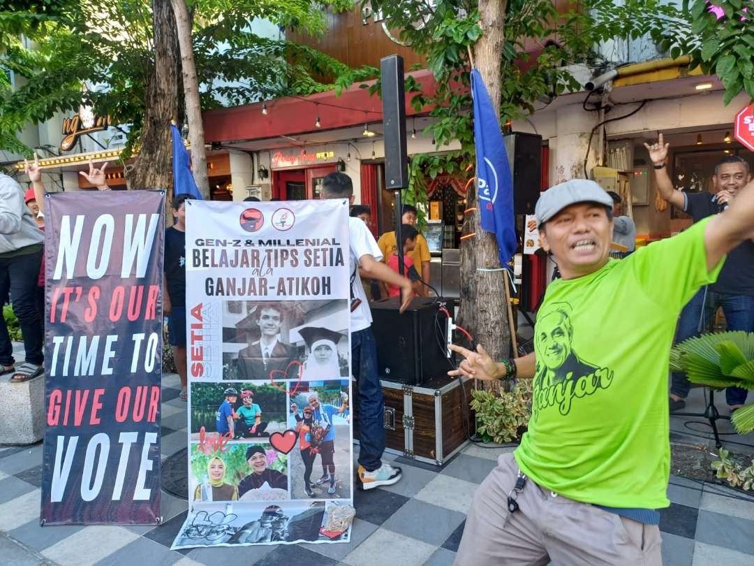 Relawan milenial di Surabaya tetap serukan dukungan ke Ganjar Pranowo Capres 2024. (Foto: Pita Sari/Ngopibareng.id)