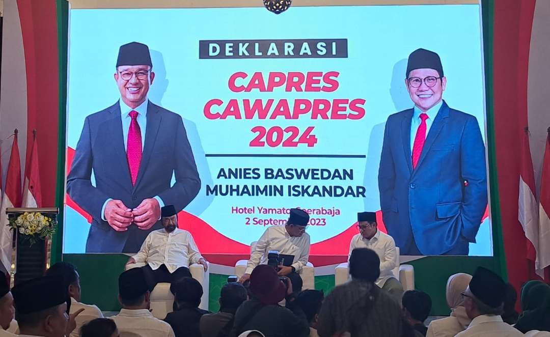 Pasangan Anies Baswedan dan Muhaimin Iskandar mendeklarasikan kepesertaannya di Pilpres 2024, di Surabaya, Sabtu 2 September. (Foto: Pita Sari/Ngopibareng.id)