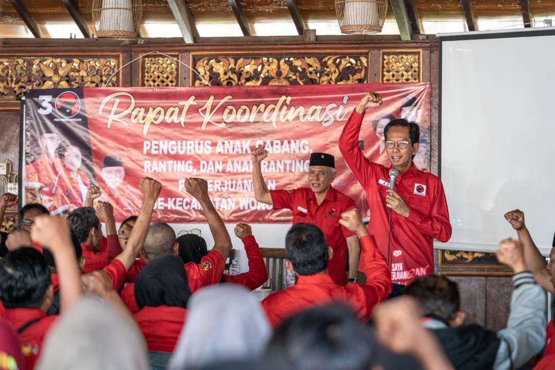 Adi Sutarwijono, Ketua DPC PDI Perjuangan Kota Surabaya. (Foto: Dokumentasi PDIP Surabaya)
