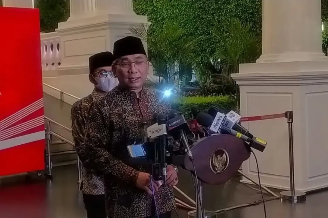 Ketua Umum Pengurus Besar Nahdlatul Ulama (PBNU) KH Yahya Cholil Staquf menyambangi Istana Kepresidenan Jakarta. (Foto: Setpres)