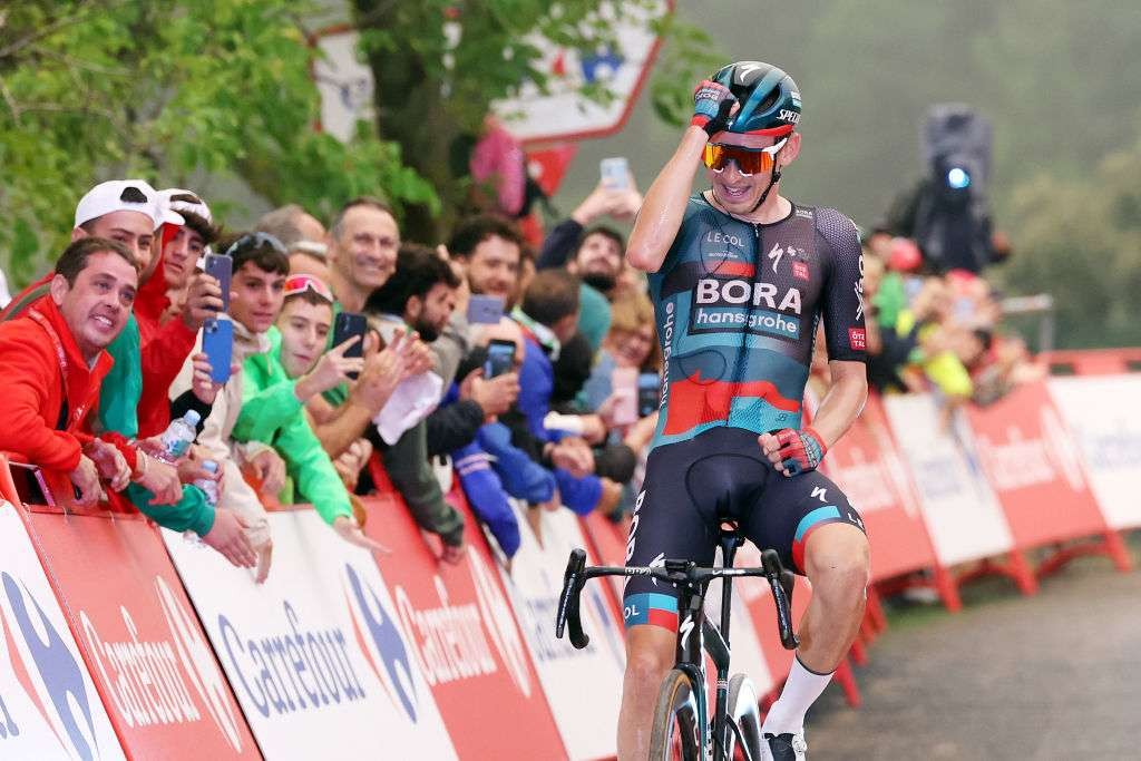 Lemnard Kamna (Bora Hansgrohe) berhasil memenangkan Vuelta a Espana 2023 etape 9. (Foto: Istimewa)
