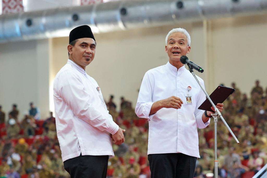 Ganjar Pranowo dan Taj Yasin Maimoen purnatugas Gubernur dan Wakil Gubernur Jawa Tengah, Selasa 5 September 2023. (Foto: Humas Pemprov Jateng)