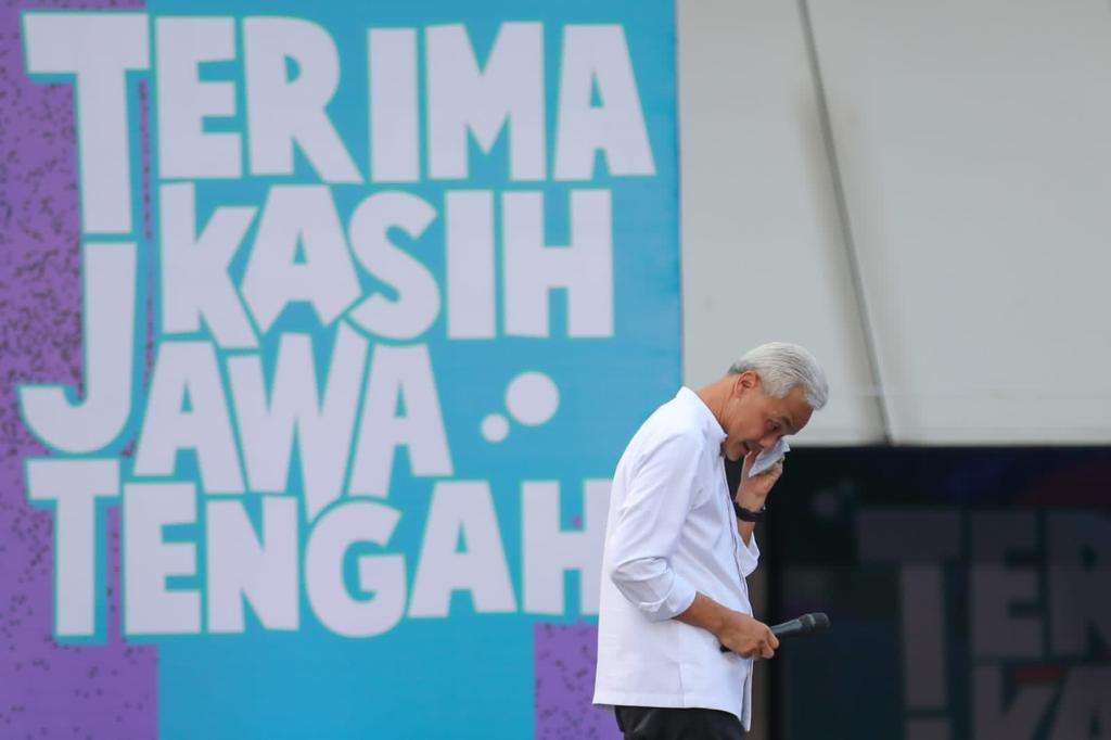 Ganjar Pranowo tak kuasa tahan air mata saat pamitan dengan warga Jawa Tengah, Selasa 5 September 2023. (Foto: Istimewa)