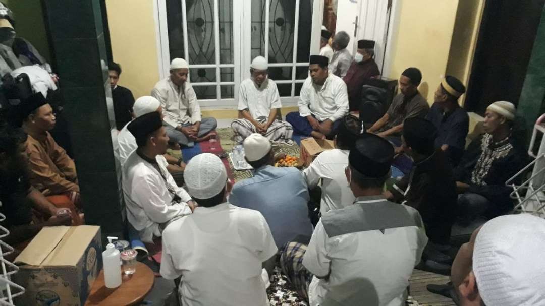 Membaca Tahlil dan Sura Yasin bersama, atau dikenal dengan Tahlilan, menjadi tradisi di tengah masyarakat Islam di Nusantara. (Foto: dok/ngopibareng.id)