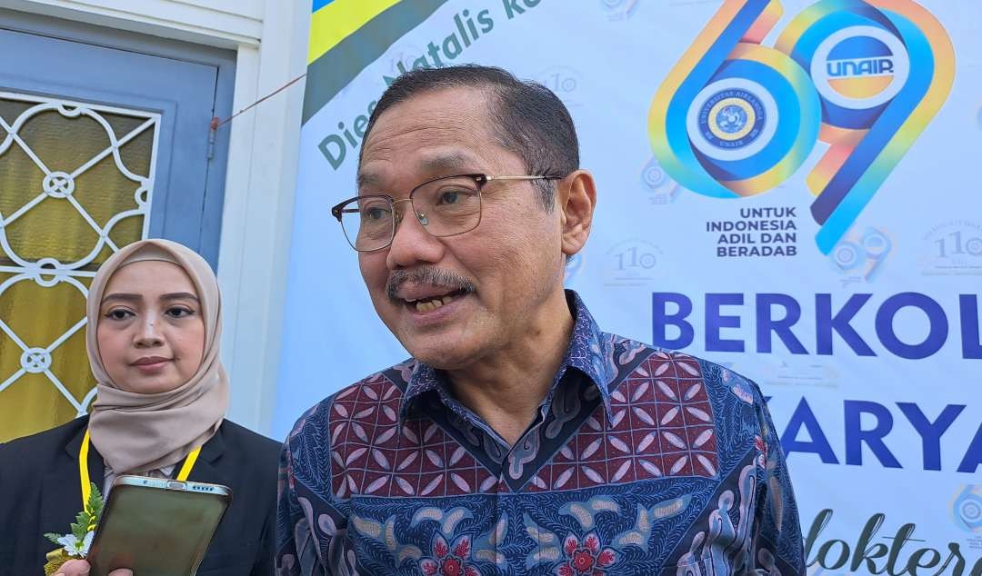 Dekan FK Unair, Prof Budi Santoso saat ditemui di FK Unair Surabaya. (Foto: Pita Sari/Ngopibareng.id)