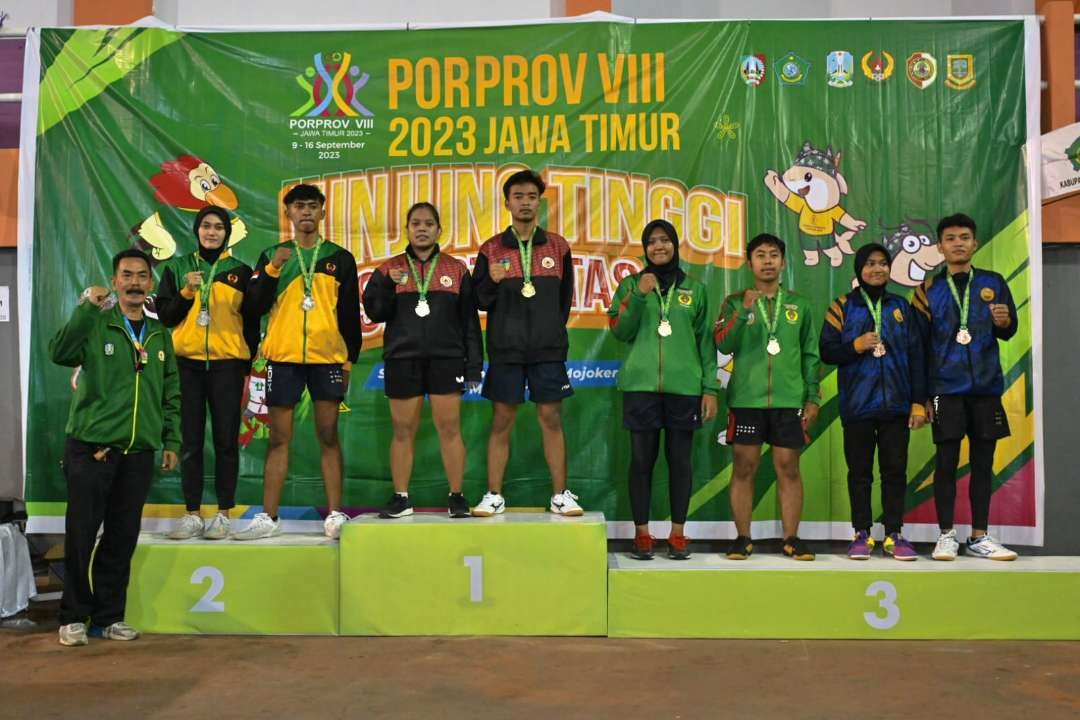 Ganda campuran Kabupaten Kediri berhasil meraih medali emas tenis meja di ajang Porprov Jatim VIII/2023. (Foto: Fotografer KONI Jatim)