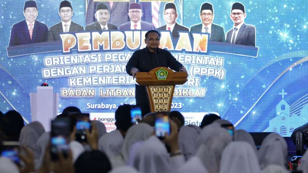 Menteri Agama, Yaqut Cholil Qoumas saat memberikan arahan dalam Pembukaan Orientasi PPPK di Gedung Badan Diklat Keagamaan Surabaya, Rabu 13 September 2023. (Foto: Fariz Yarbo/Ngopibareng.id)