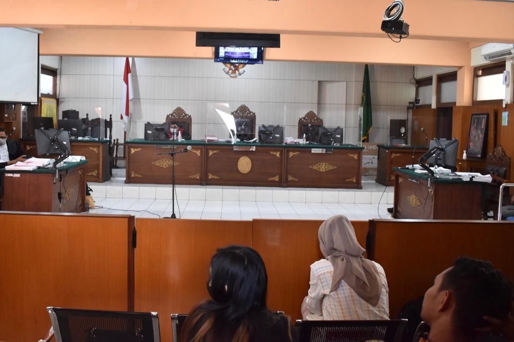 Sidang pembacaan tuntutan kasus Perusakan Kantor Arema FC di Pengadilan Negeri Malang (Foto: Lalu Theo/Ngopibareng.id)