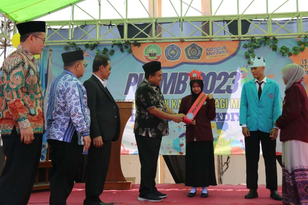Bupati Blora Arief Rohman membuka PKKMB Kampus Muhammadiyah. (Foto: Dok Humas Blora)