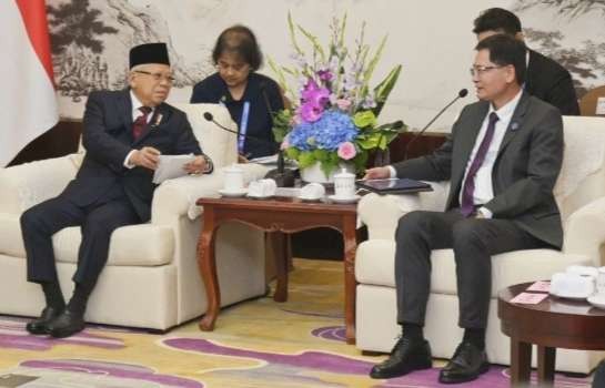 Wakil Presiden (Wapres) K.H. Ma’ruf Amin melakukan pertemuan dengan Gubernur Daerah Otonomi Guangxi Zhuang, Lan Tianli di Meeting Room Liyuan Resort, Nanning, Guangxi, Tiongkok, (Foto: Setwapres)