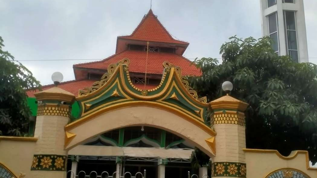 Masjid Kanjeng Sepuh di Sidayu Gresik. (Foto:ngopibareng.id)