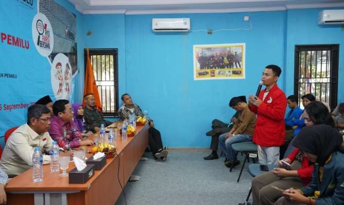 Dialog antara Bawaslu dengan mahasiswa terkait Sosialisasi Pengawasan Tahapan Pemilu 2024, di Kantor Bawaslu Jakarta Utara, Jumat, 15 September 2023. (Foto: dok. bawaslu)