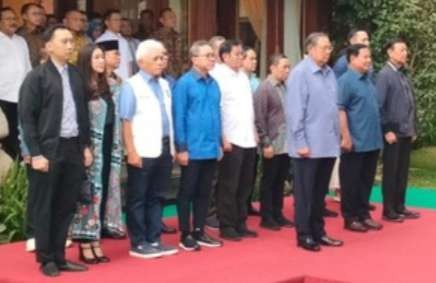 Para petinggi Partai Demokrat SBY, AHY dan elit yang lain berkumpul di padepokan Prabowo di Hambalang Bogor ( foto: istimewa)