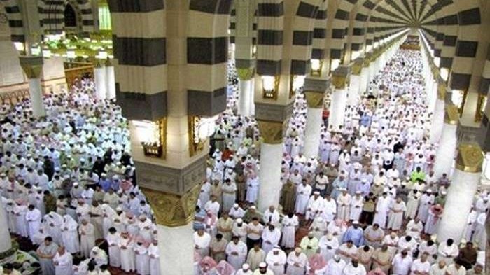 Salat Arbain di Masjid Nabawi, Madinah. Keistimewaan bagi umat Islam beraibadah. (Foto: dok/ngopibareng.id)