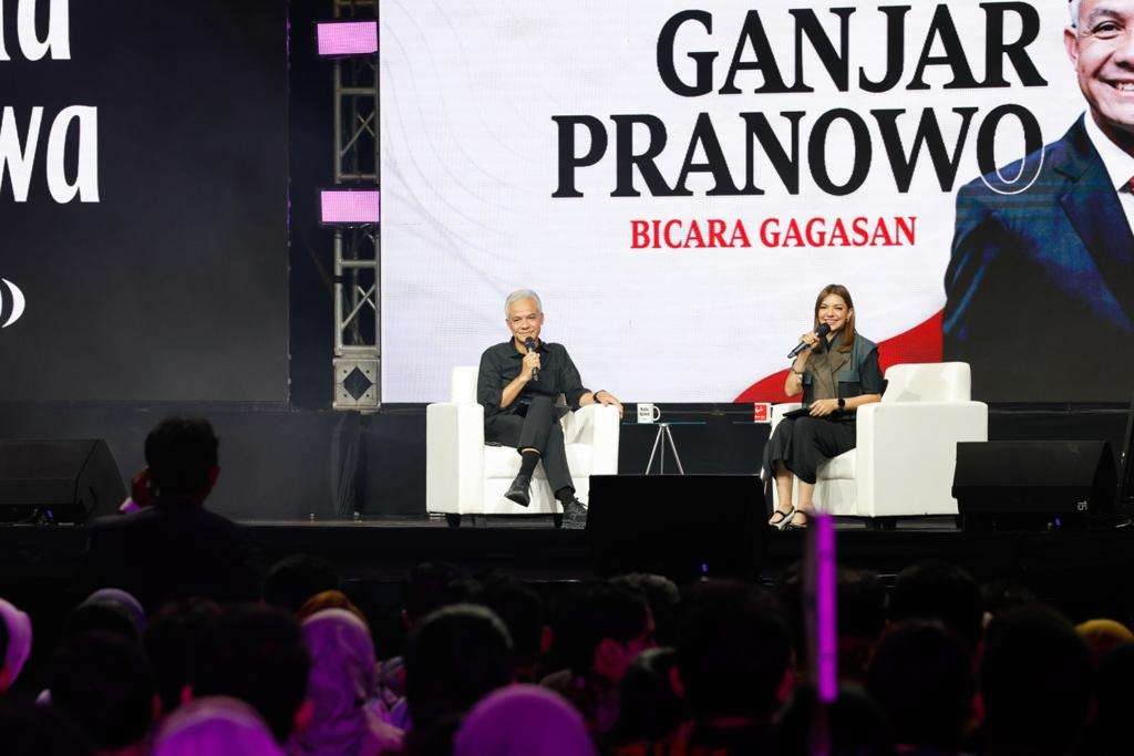 Ganjar Pranowo disambut antusias oleh ribuan mahasiswa Universitas Gajah Mada (UGM) saat hadir di acara Mata Najwa On Stage, Selasa 19 September 2023. (Foto: Istimewa)