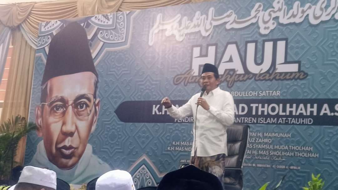 KH Anwar Zahid, dai kondang asal Bojonegoro. (Foto:adi/ngopibareng.id)
