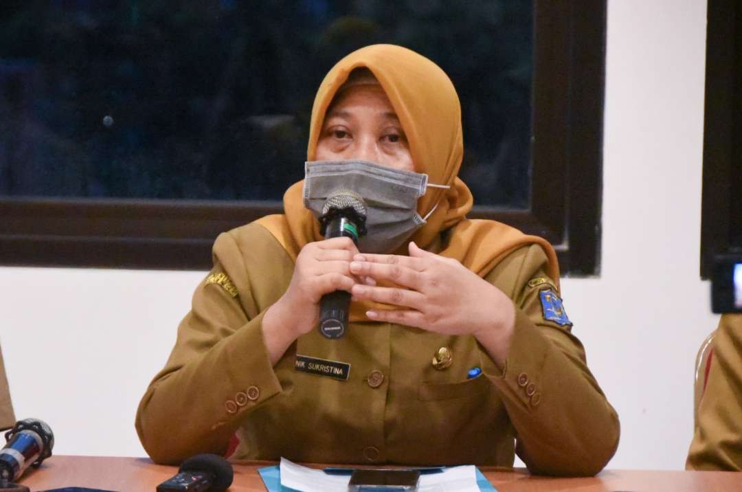 Kepala Dinkes Kota Surabaya, Nanik Sukristina saat mengungkapkan angka kejadian kanker payudara di Surabaya. (Foto: Pita Sari/Ngopibareng.id)