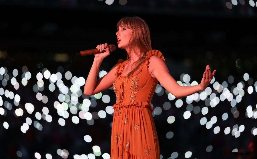 Taylor Swift mengajak penggemarnya, Swifties bermain teka-teki di Google. (Foto: Instagram)