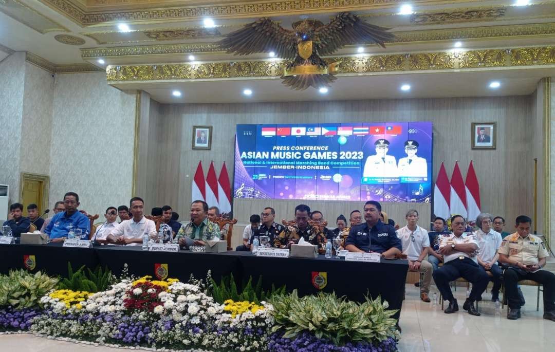 Bupati Jember saat menggelar konferensi pers tentang AMG 2023. (Foto: Rusdi/Ngopibareng.id)