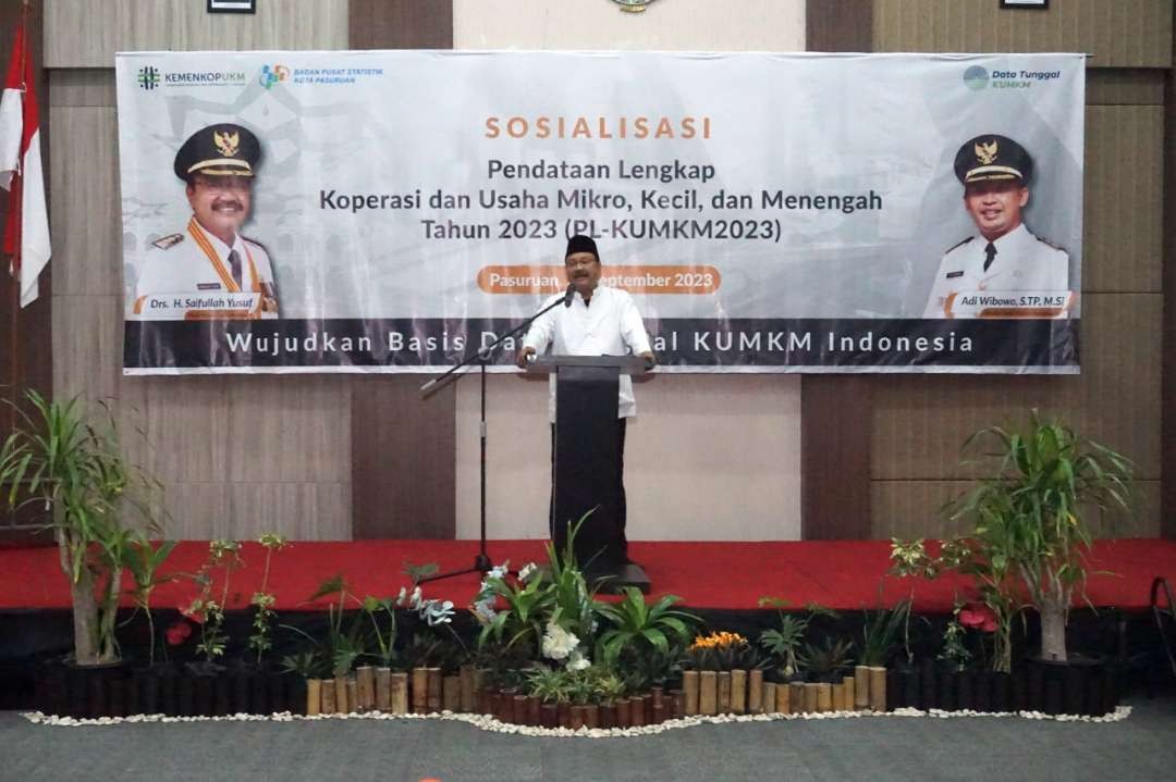 Walikota Pasuruan Saifullah Yusuf saat memberikan sambutan kegiatan sosialisasi PL-KUMKM 2023 yang berlangsung di Hotel Ascent Premier pada Rabu 20 September 2023. (Foto: Pemkot Pasuruan)